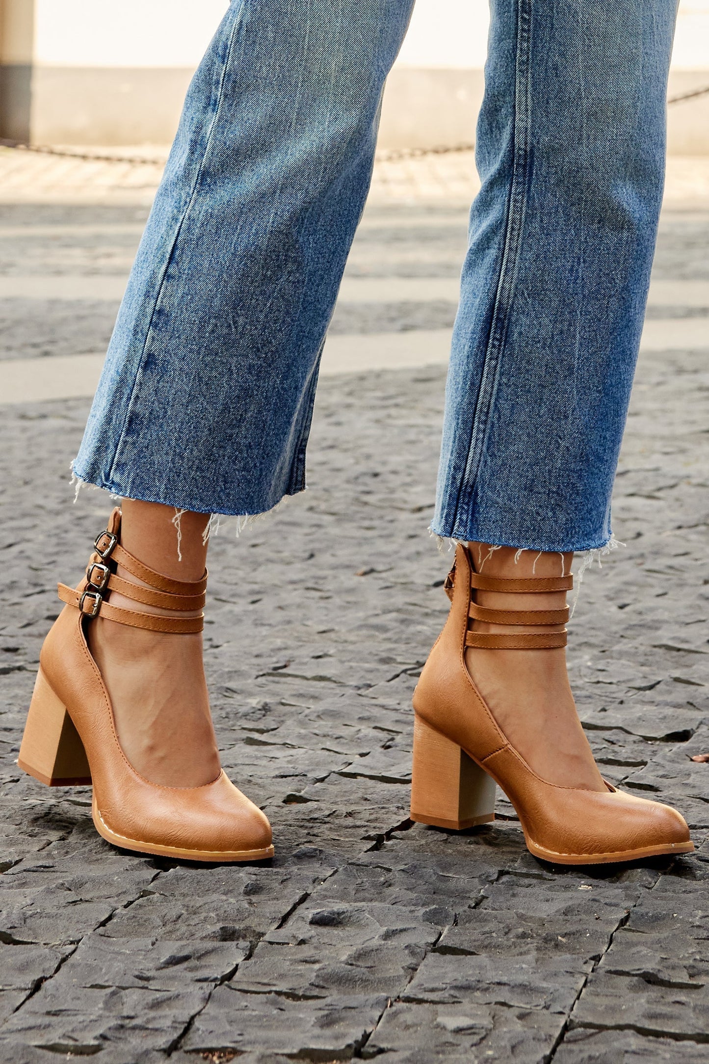 FRIDA™ | Sandalias Con Correa Al Tobillo Y Tacón Grueso