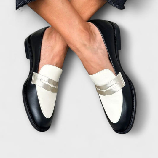 ROCIO™ | Mocasines Con Detalles Metálicos